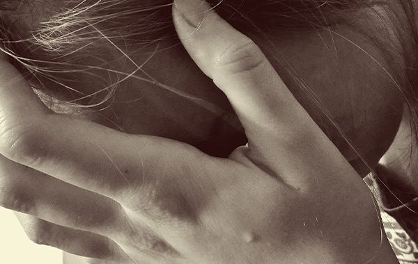 Intens verdrietig voelen, stress, burn-out, kort lontje, vermoeid, niet meer voelen, Uitgeput, doodop, uitgeblust, ik weet het niet meer, ik kan niet meer, ongelukkig voelen, innerlijk kind